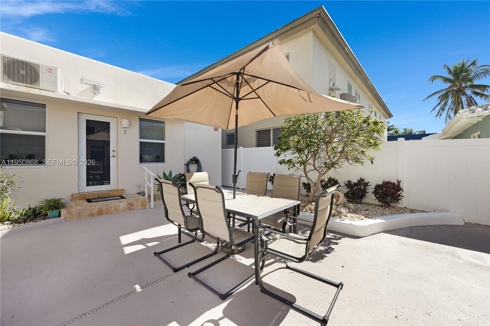 320 New York Street, Hollywood, FL 33019 photo 17