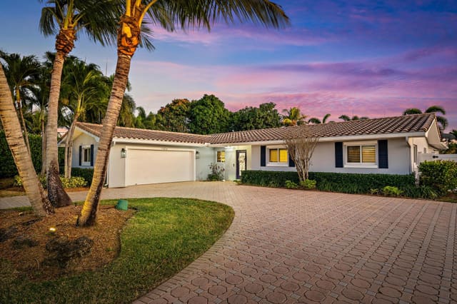1404 Alpha Court S, sold in Lake Clarke Isle 2, Lake Clarke Shores, FL