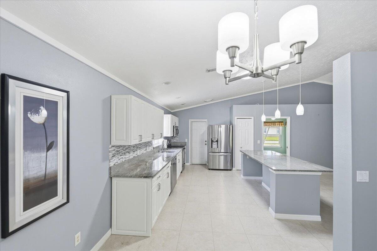 6043 Alexandria Circle — photo 11