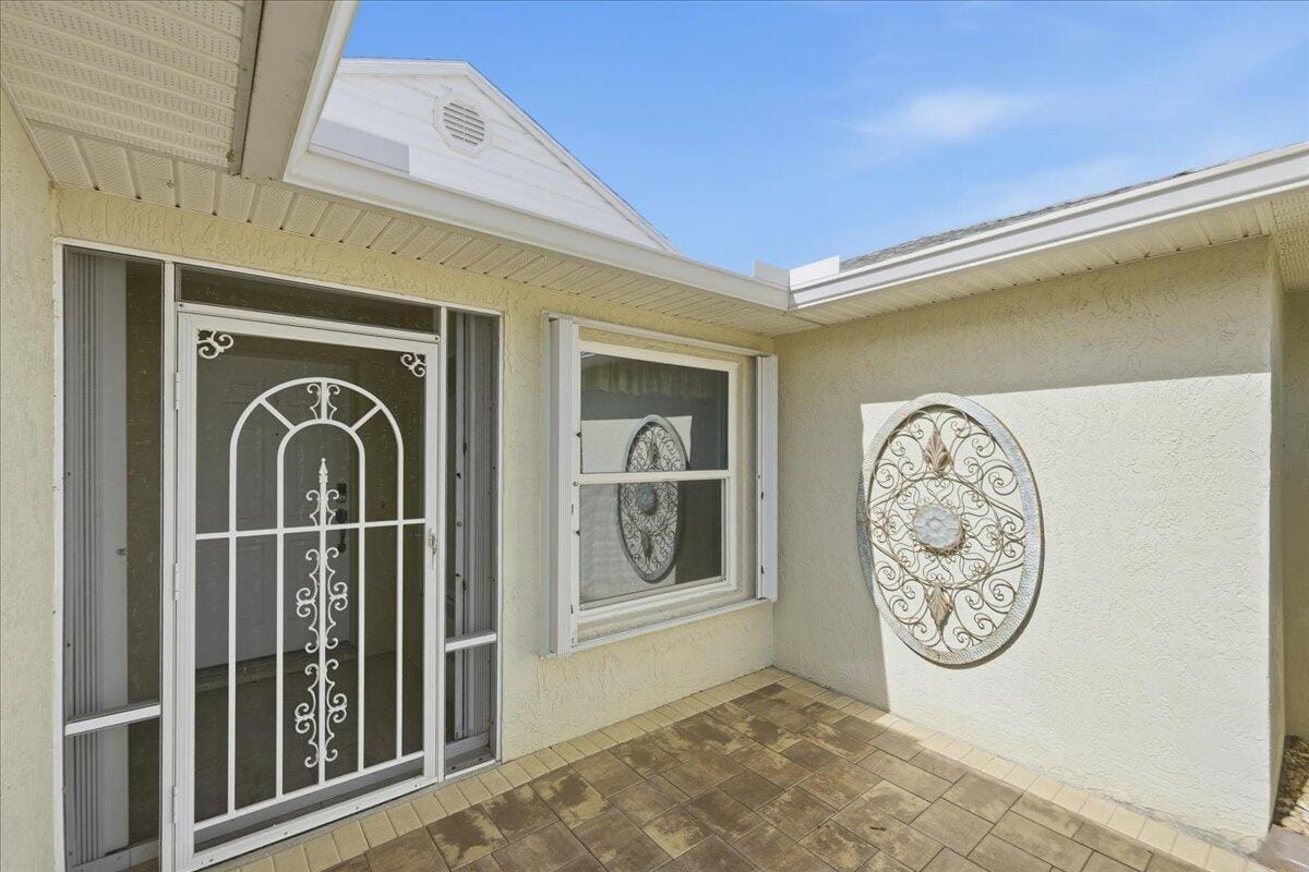 6043 Alexandria Circle — photo 4
