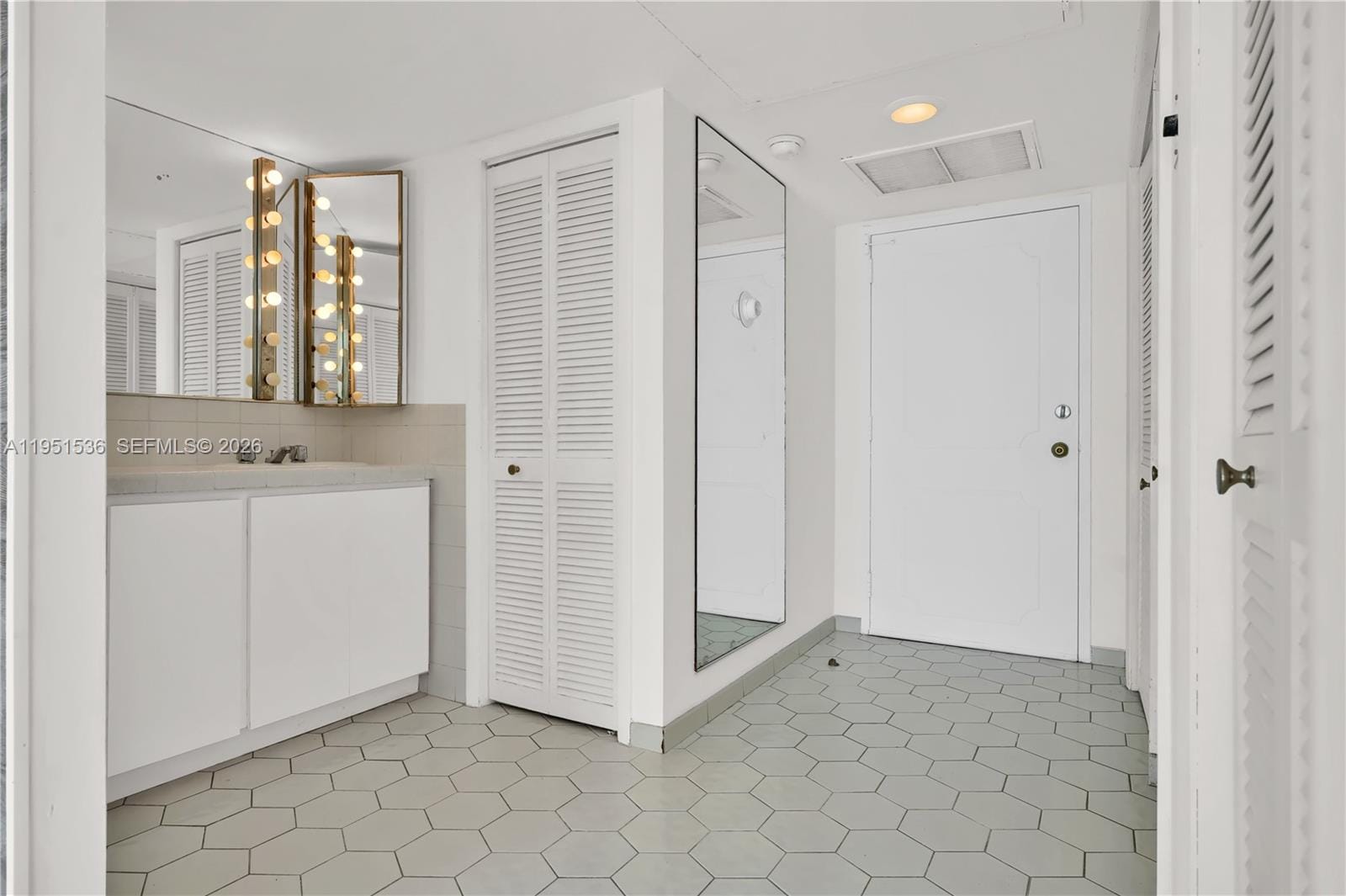 11111 Biscayne Boulevard 21C — photo 11