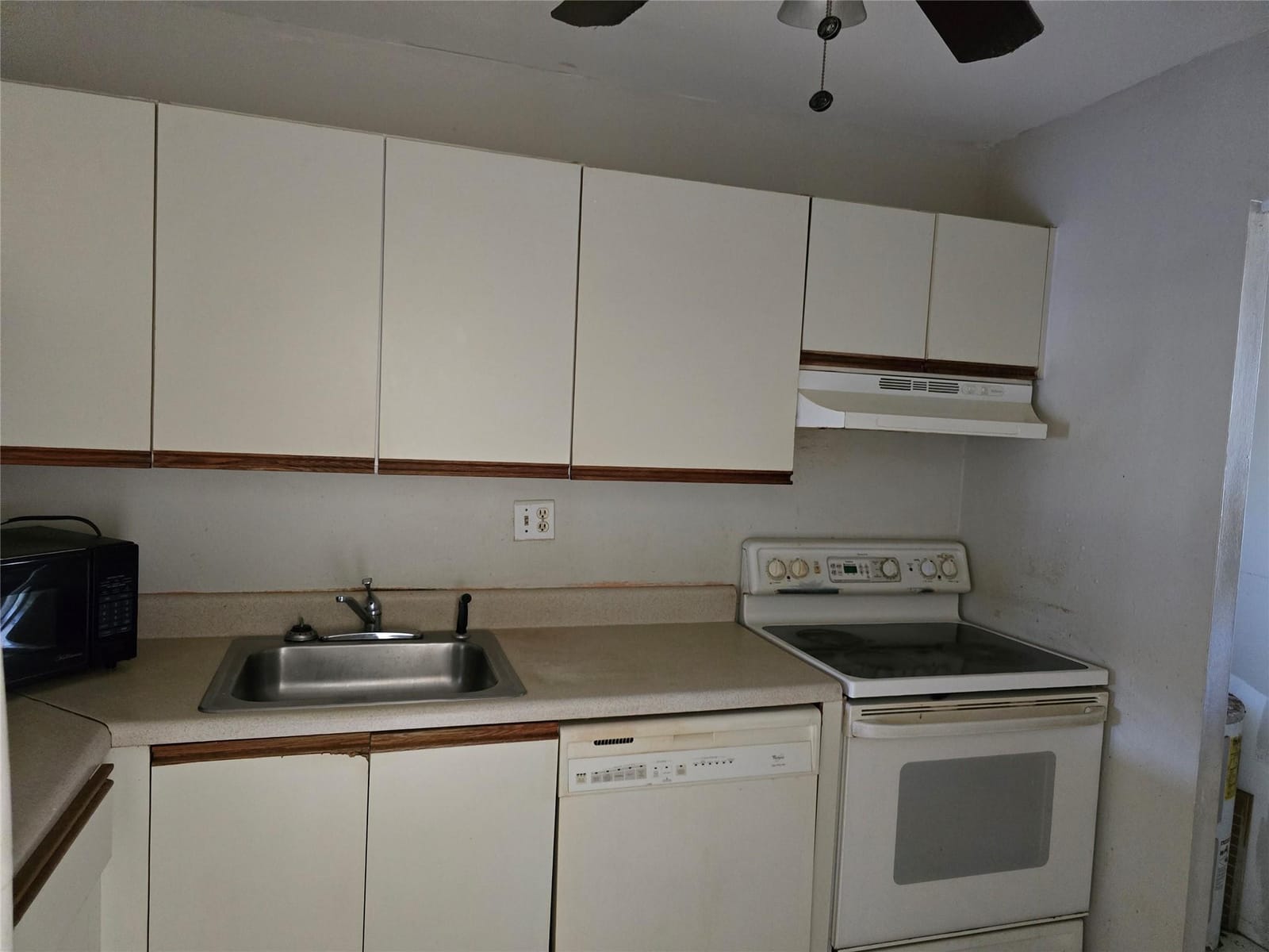 7925 Colony Circle 205 — photo 3