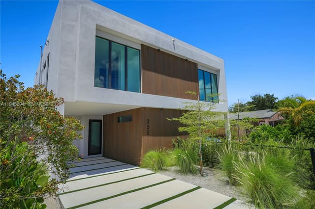 355 NW 50th Street, Railway Shops Addn 2nd Am, Miami, FL