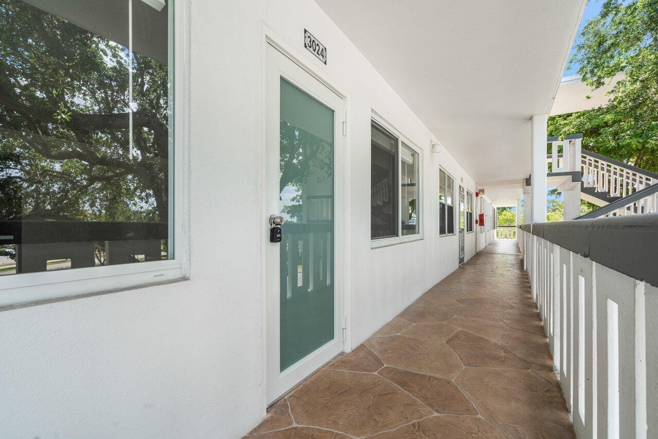 3024 Oakridge D 3024, Deerfield Beach, FL 33442 photo 4