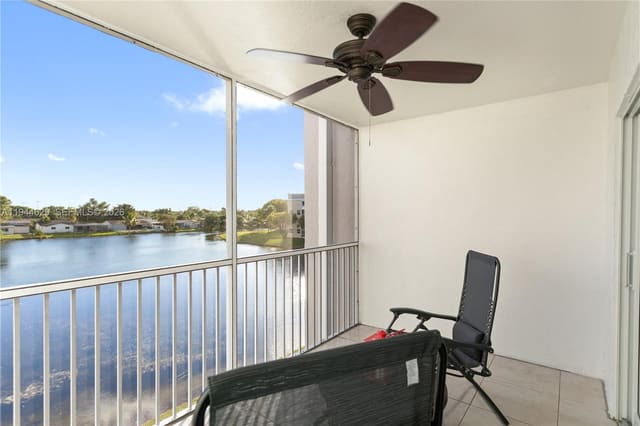 10208 NW 24th Place 307, sold in Sunrise Lakes 203 Condo, Sunrise, FL