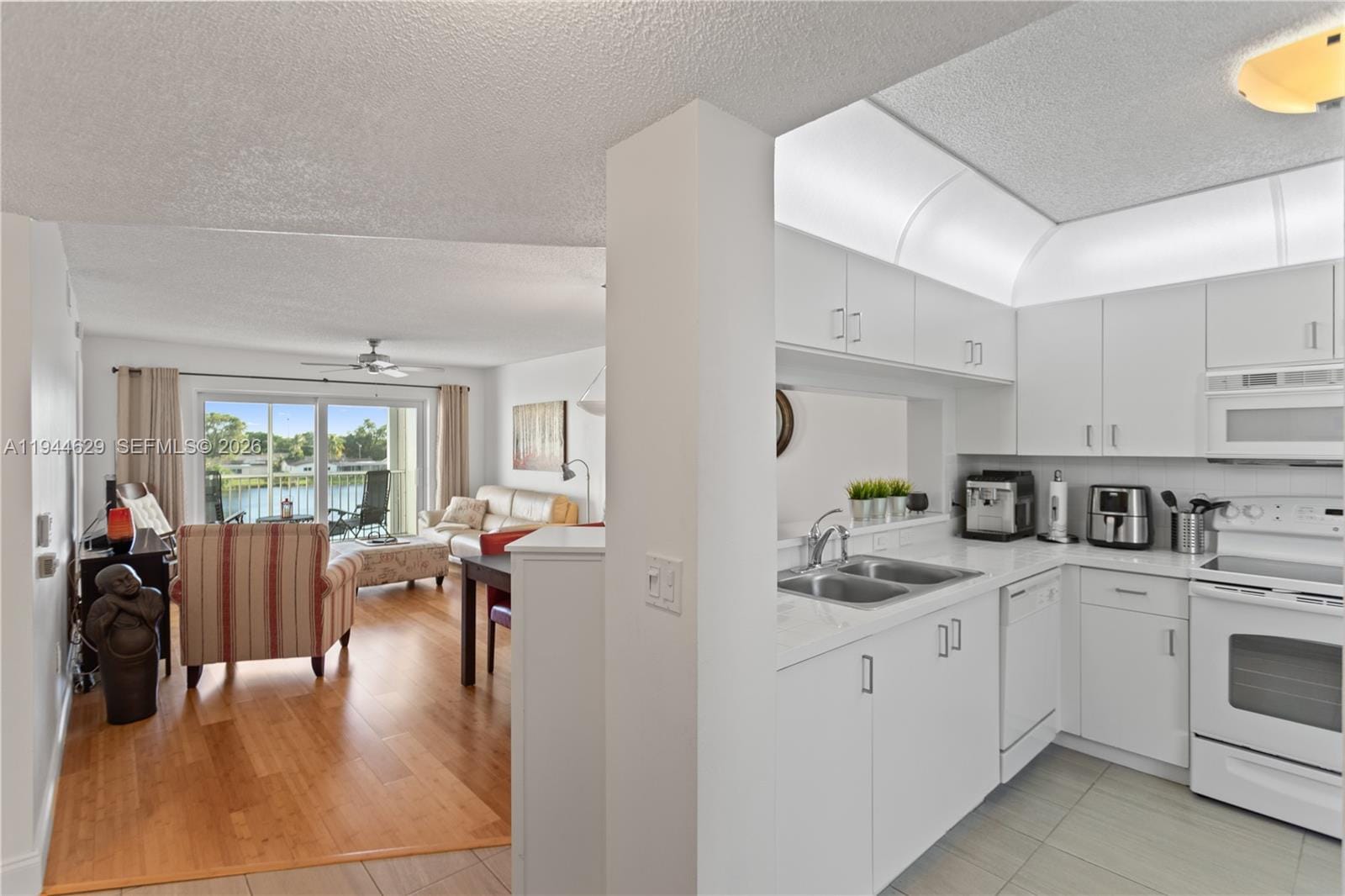 10208 NW 24th Place 307, Sunrise, FL 33322 photo 5