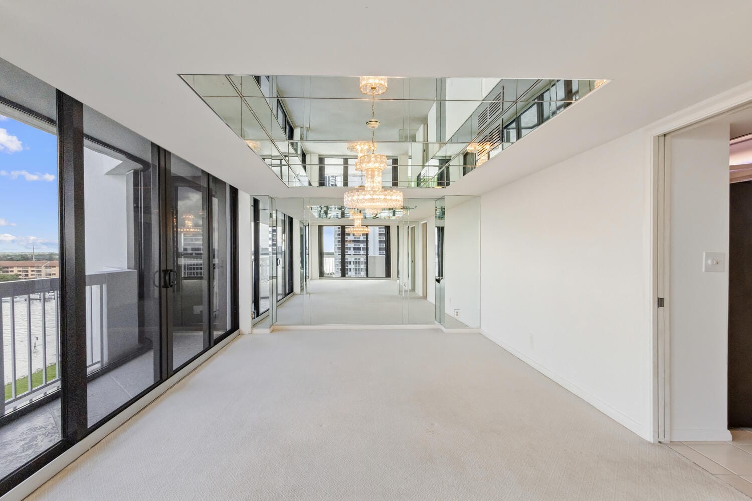 123 Lakeshore Drive 943 — photo 11