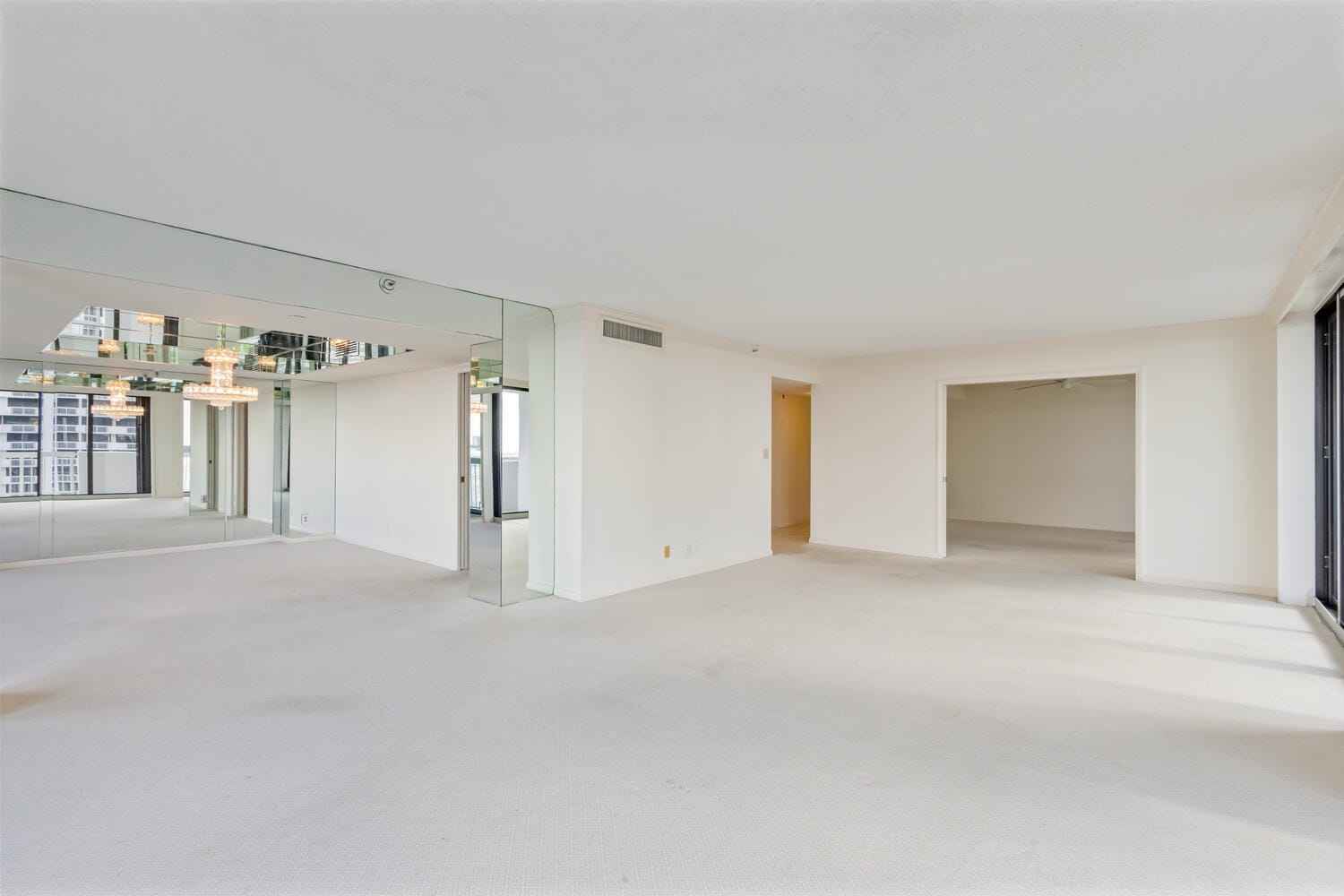 123 Lakeshore Drive 943 — photo 12