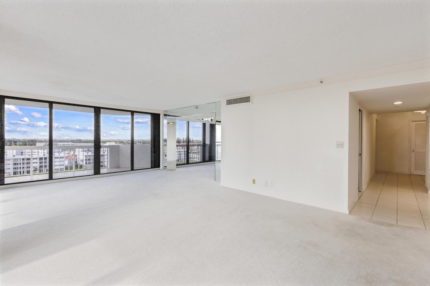 123 Lakeshore Drive 943 — photo 6