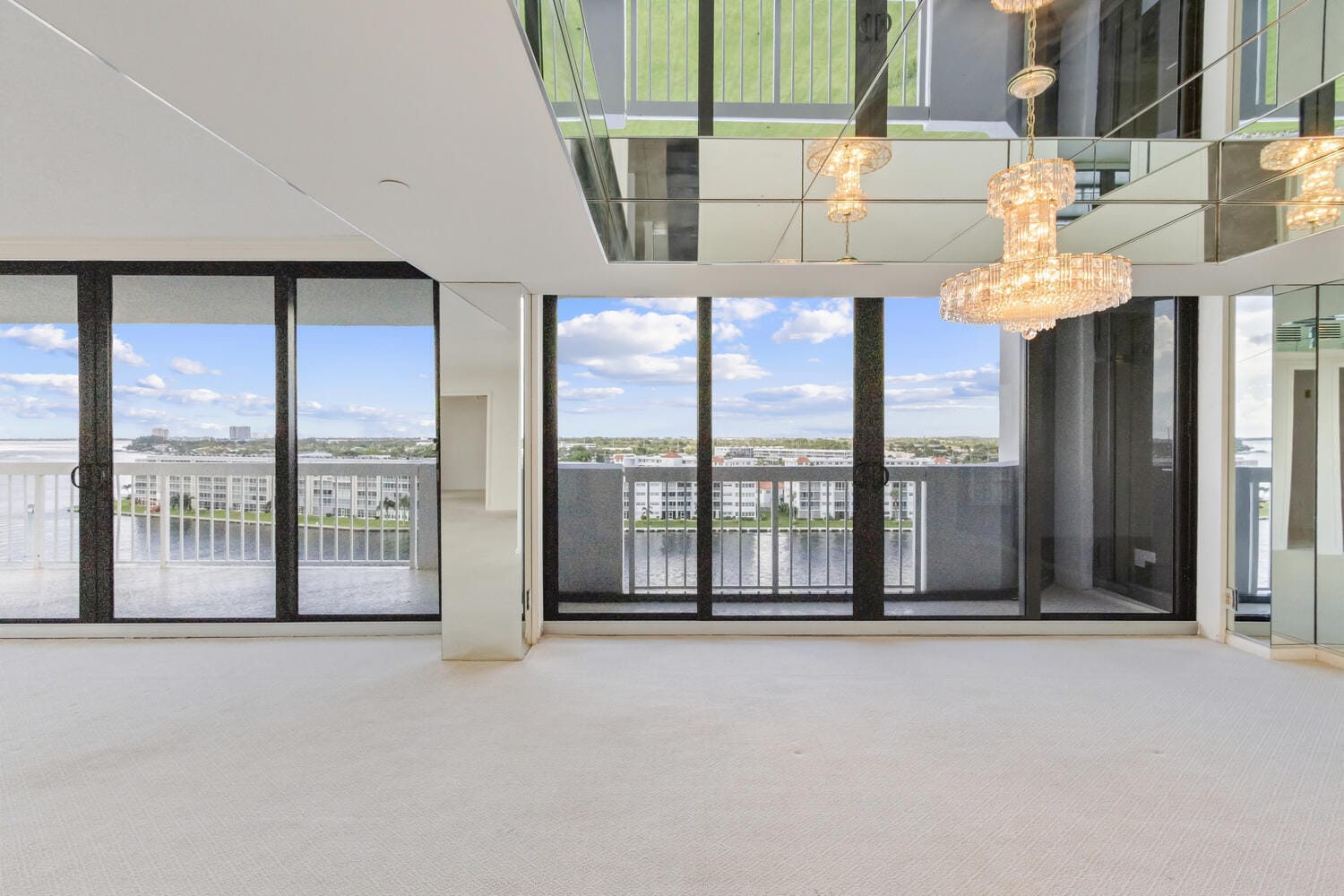 123 Lakeshore Drive 943 — photo 10