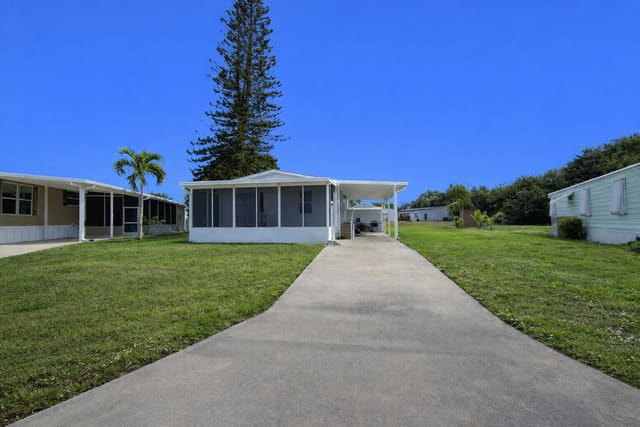 6900 SE Congress Street, Hobe Sound, FL 33455