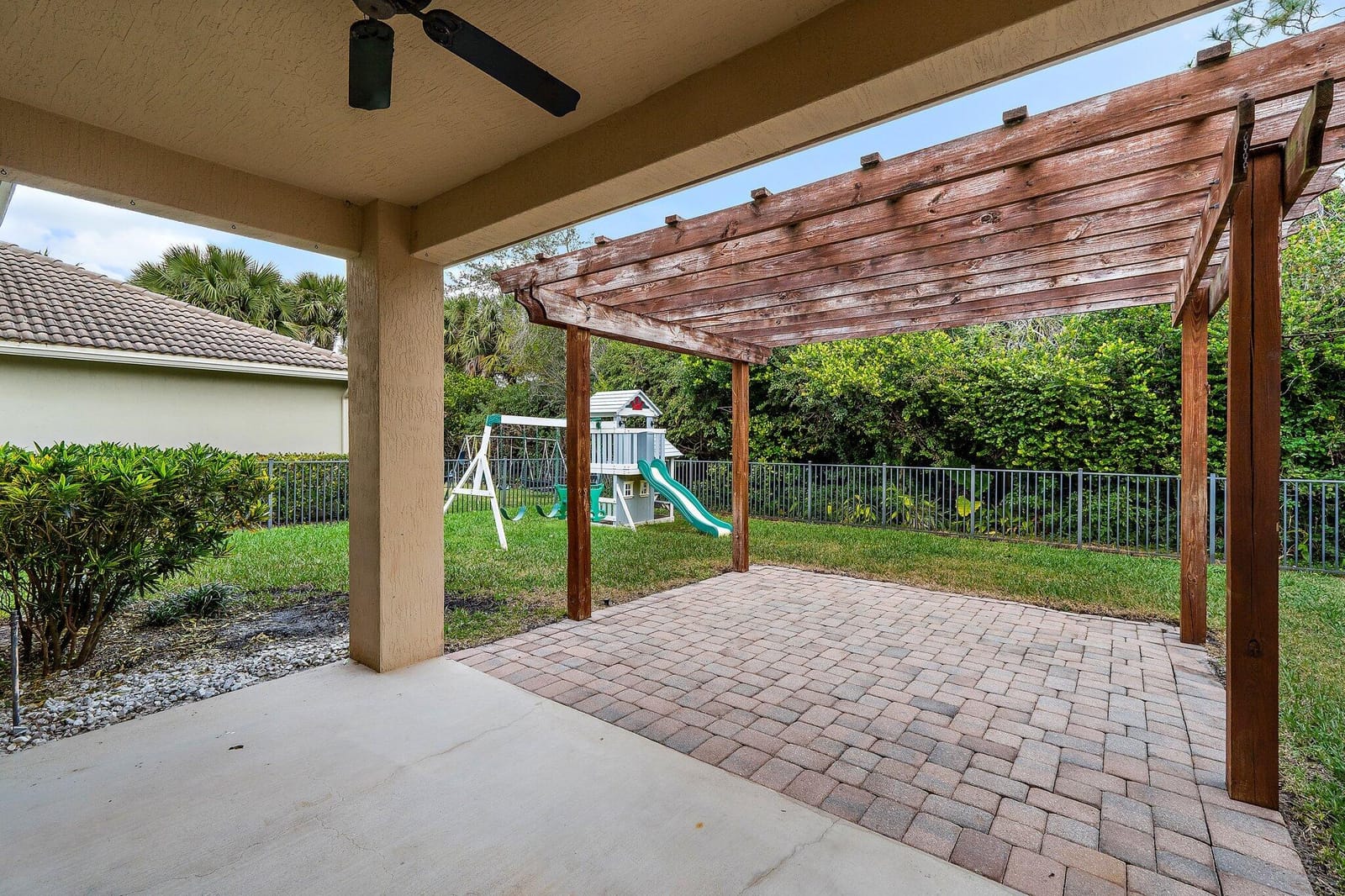 5903 SE Crooked Oak Avenue, Hobe Sound, FL 33455 photo 3