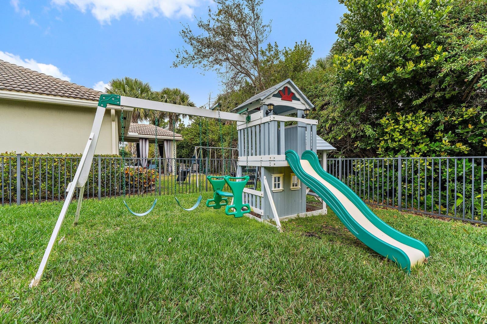 5903 SE Crooked Oak Avenue, Hobe Sound, FL 33455 photo 5