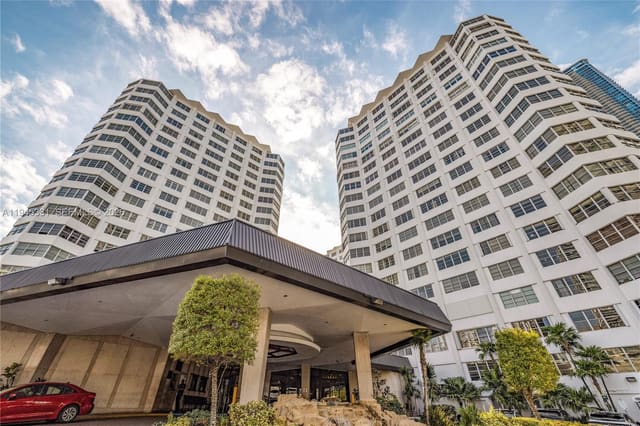 801 Brickell Bay Drive 1262, sold in Four Ambassadors Condo Ph, Miami, FL