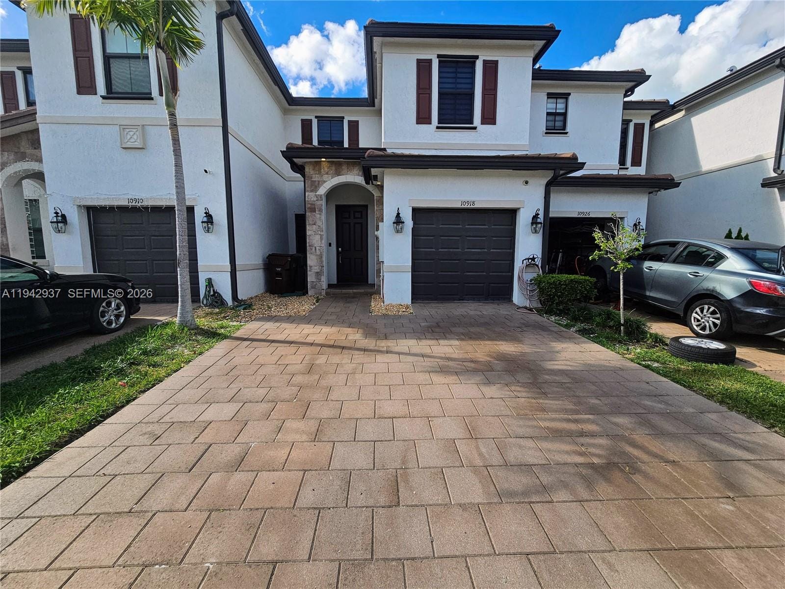 10918 W 33rd Way, Hialeah, FL 33018 photo 2