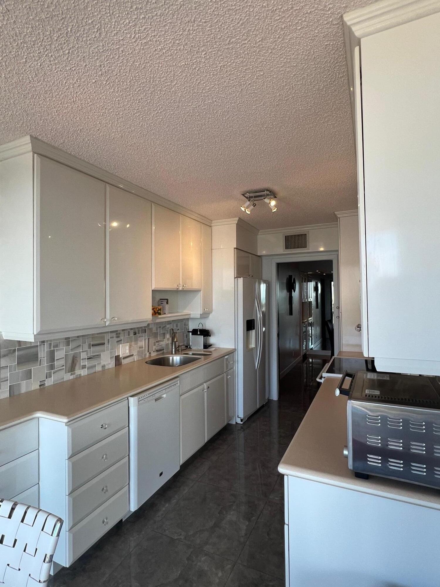 3400 N Ocean Drive 905 — photo 8