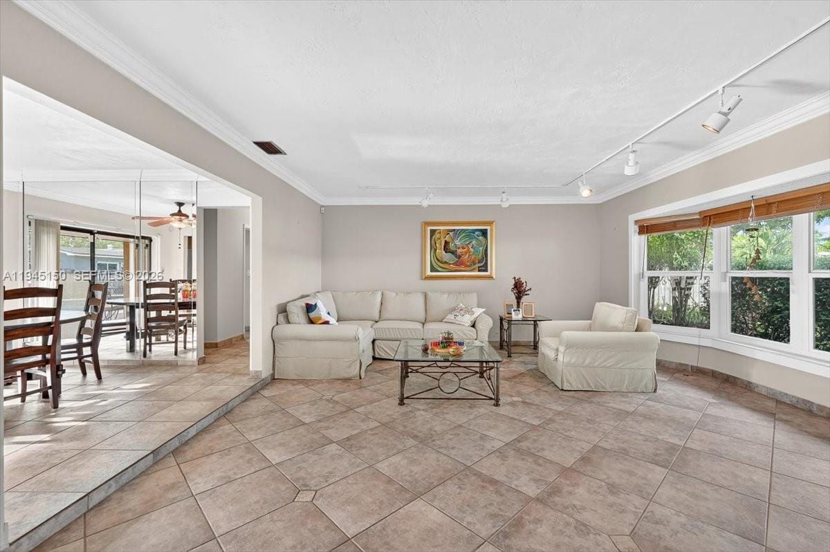 1621 NW 110 Terrace, Pembroke Pines, FL 33026 photo 4
