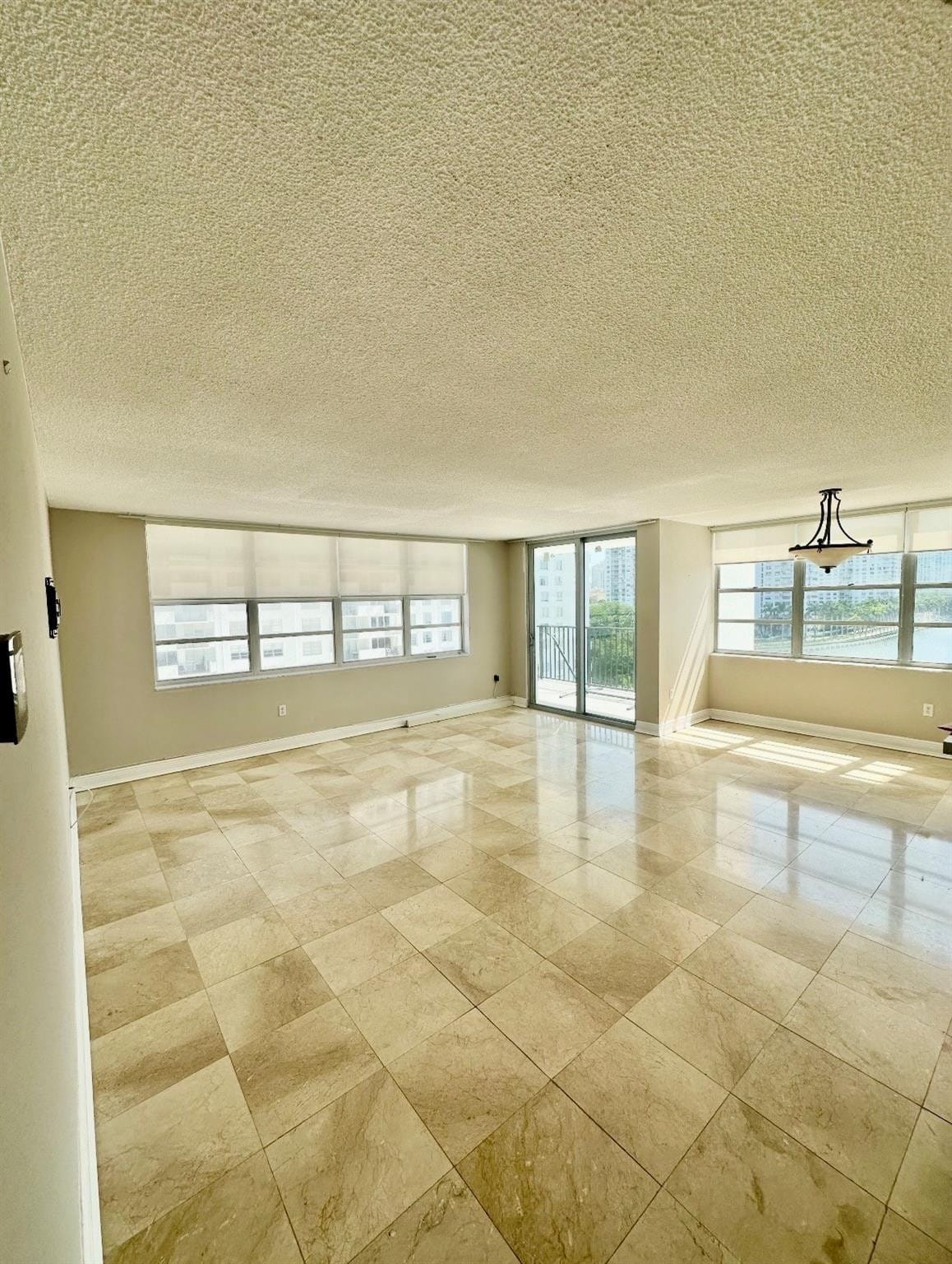 2750 NE 183rd Street 709 — photo 3