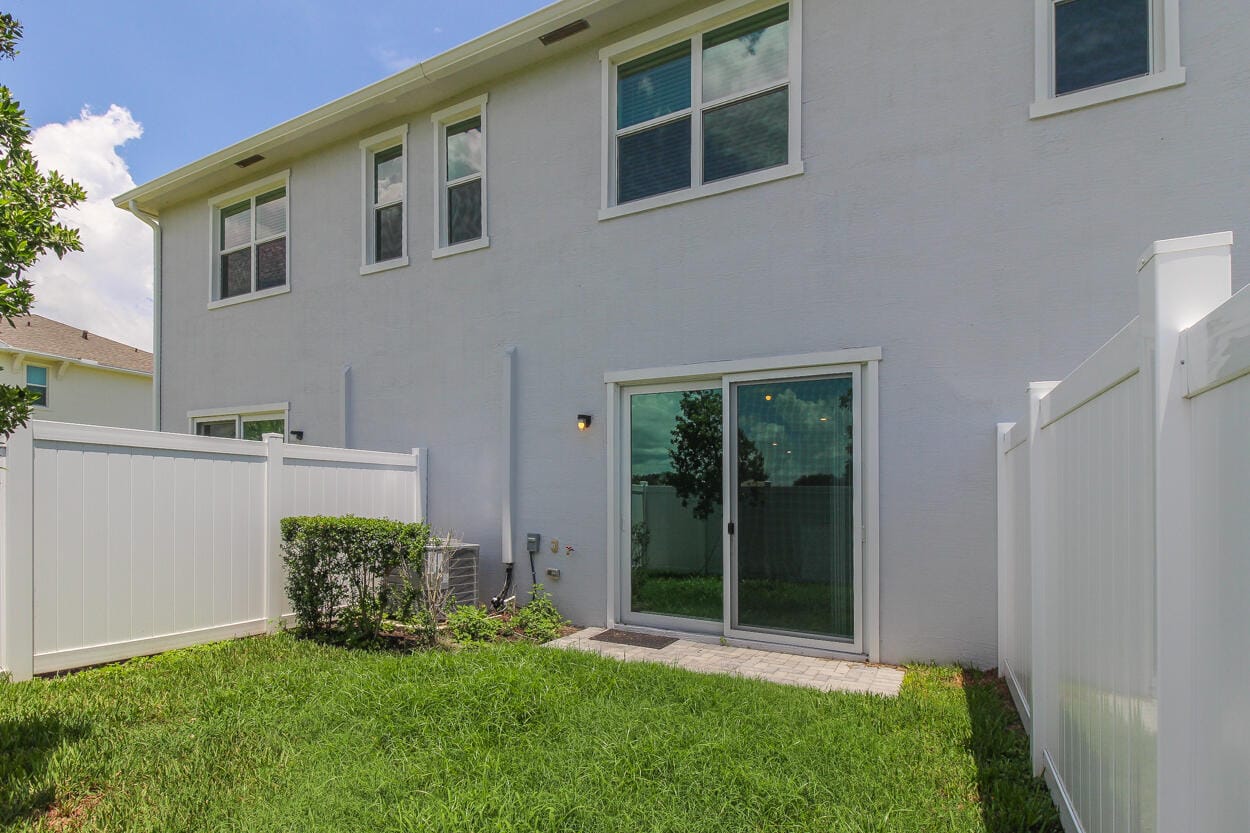 640 SE Lake Falls Street — photo 4