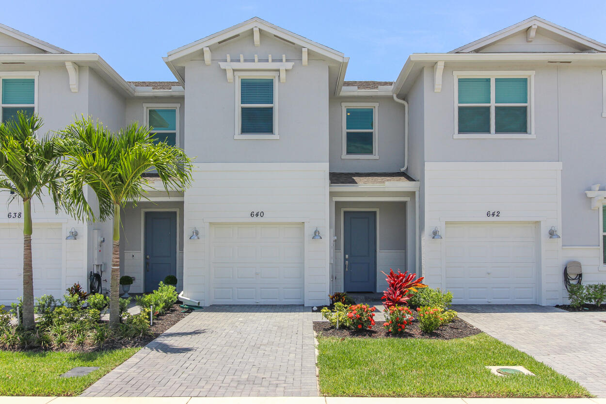 640 SE Lake Falls Street, Port St. Lucie, FL 34984, Port St Lucie