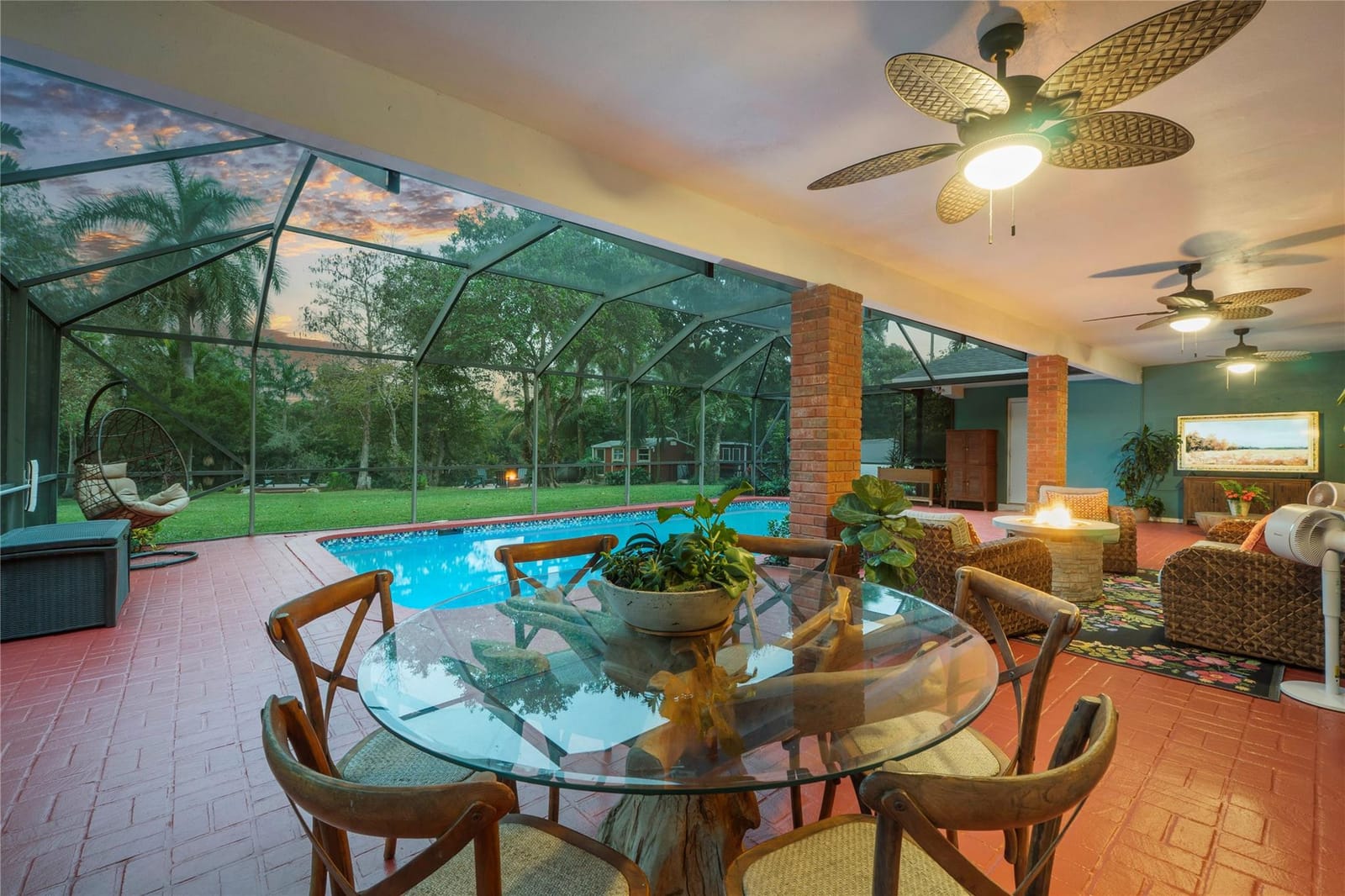 1140 E Tropical Way — photo 2