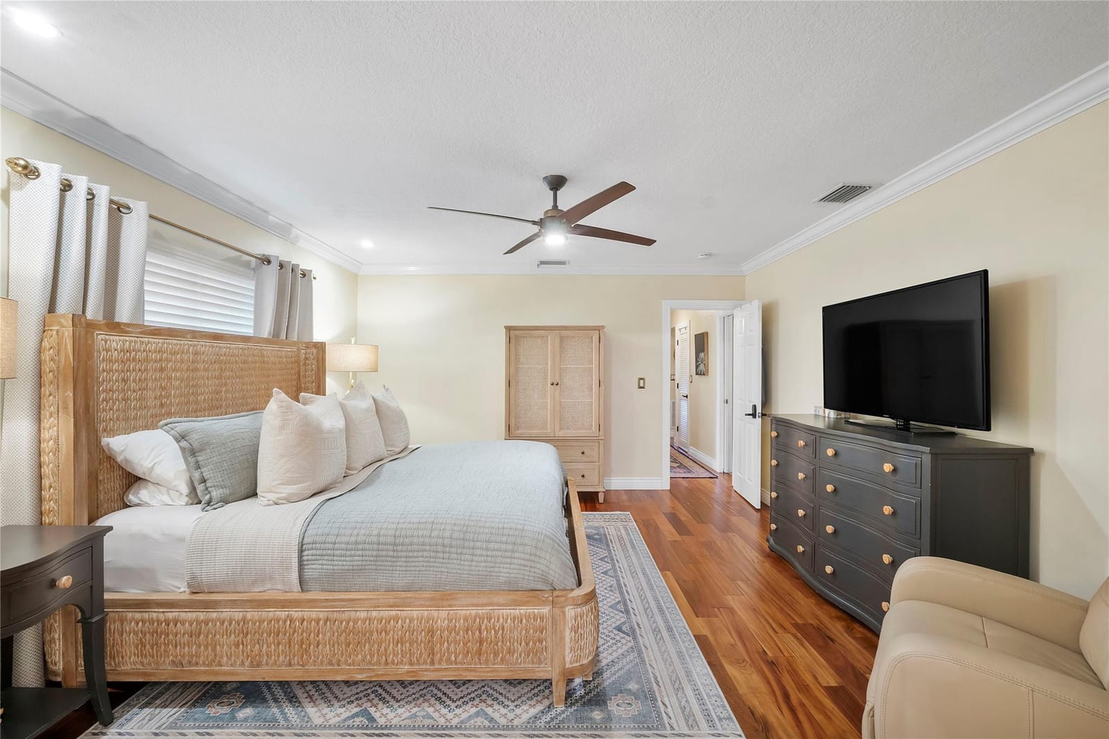1140 E Tropical Way, Plantation, FL 33317 photo 27