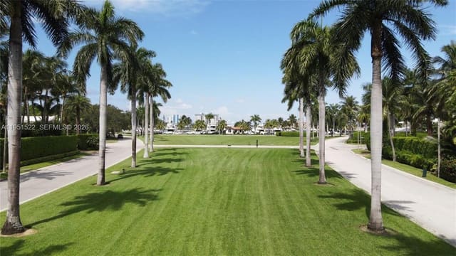 20 Park Drive 7, sold in Whitehall At Bal Harbour, Bal Harbour, FL