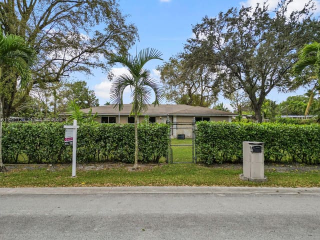 12570 SW 45th Street, sold in Bird Road Farmsites, Miami, FL