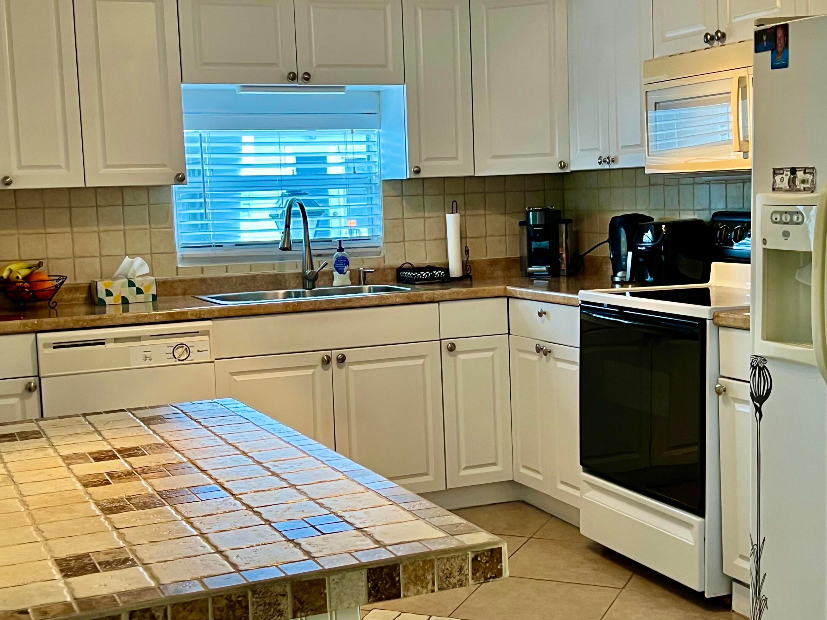 3325 South Street, Hollywood, FL 33021, Hollywood