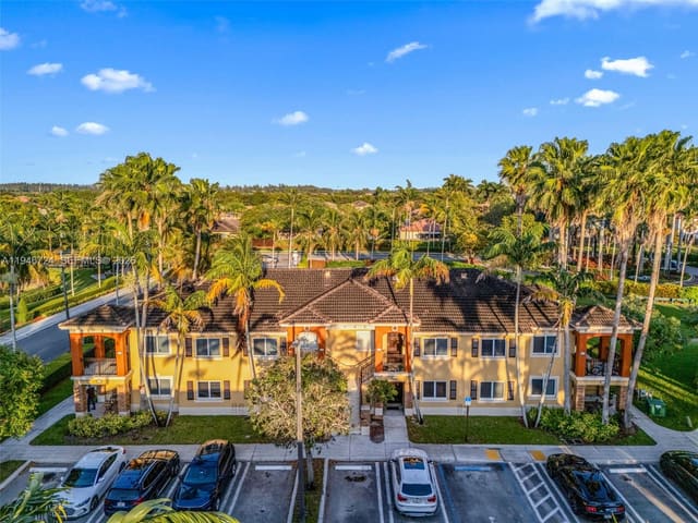 945 NE 34th Avenue 103, Homestead, FL 33033