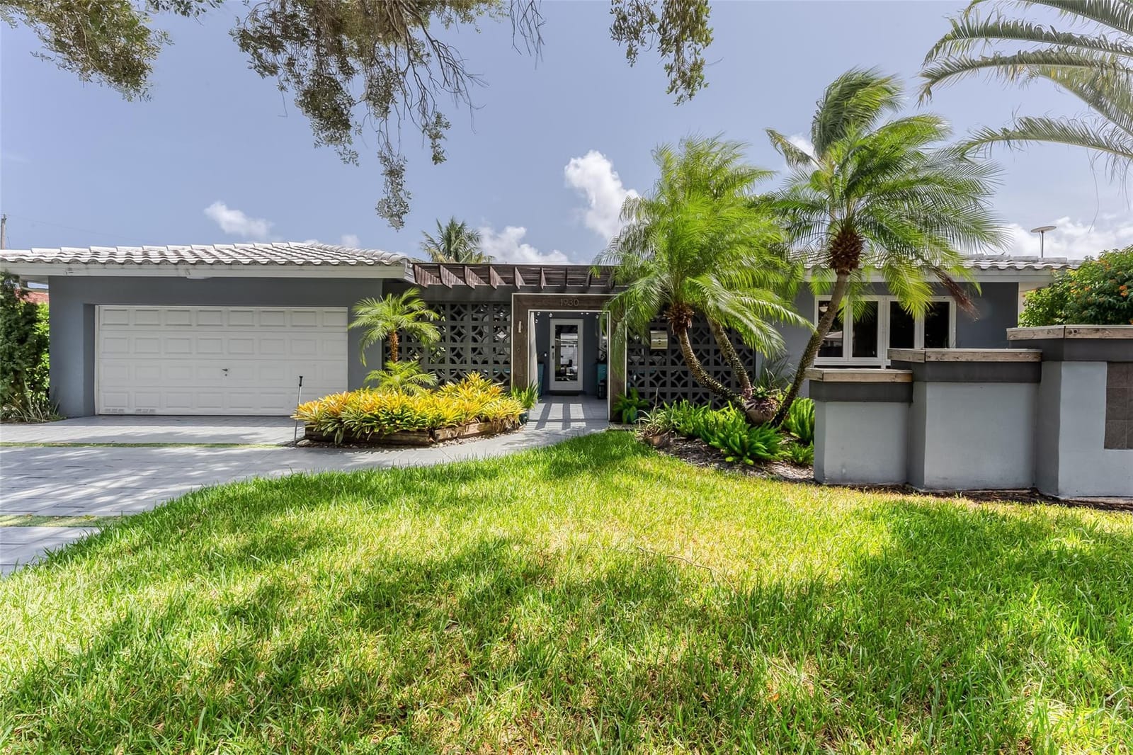 1930 NE 28th Court, Lighthouse Point, FL 33064 photo 2