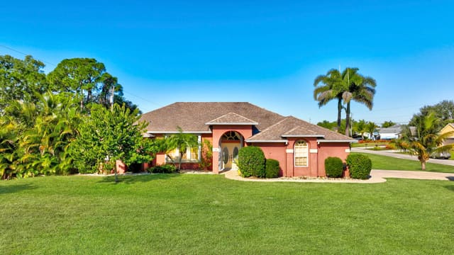 539 SE Nome Drive, sold in Southbend, Port St Lucie, FL