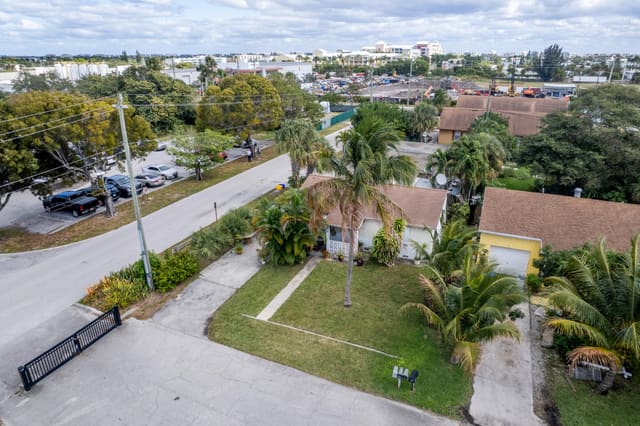 730 N 5th Street, sold in Mantyharju Lantana, Lantana, FL