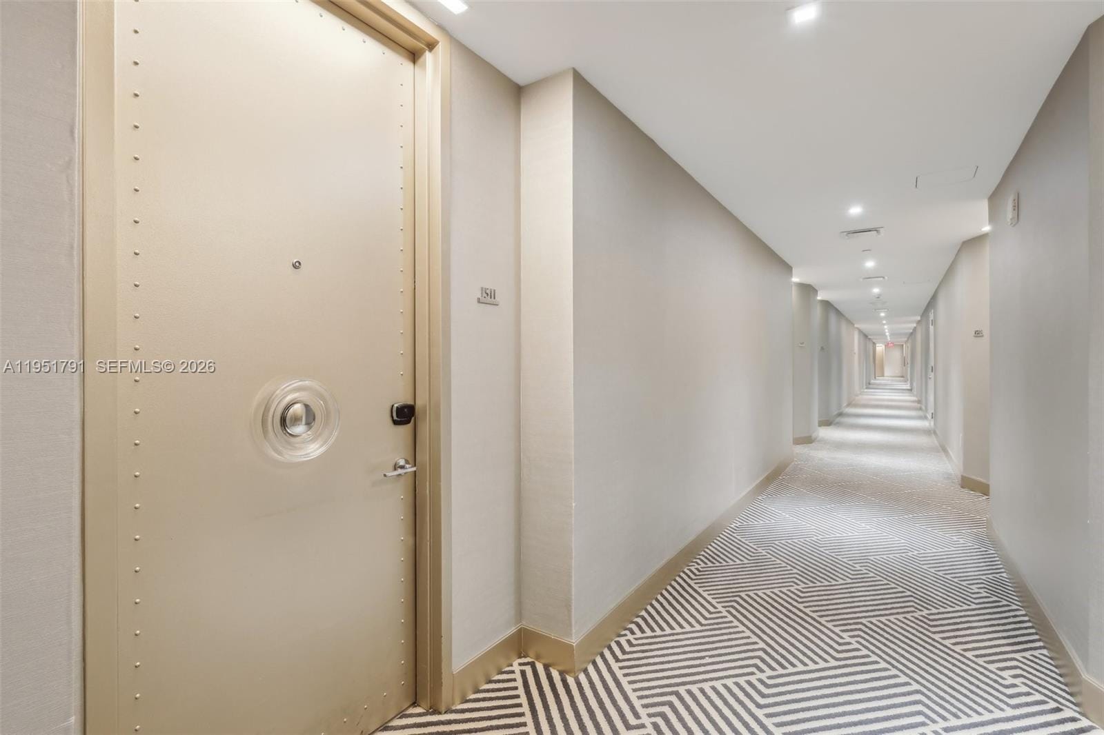 2201 Collins Avenue 1511 — photo 5