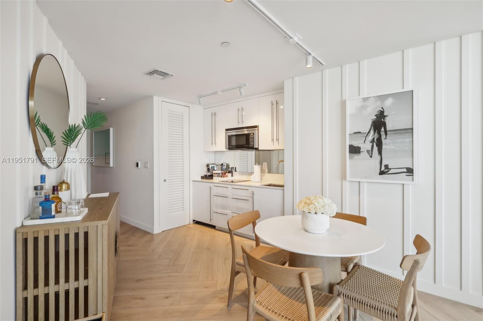 2201 Collins Avenue 1511 — photo 9