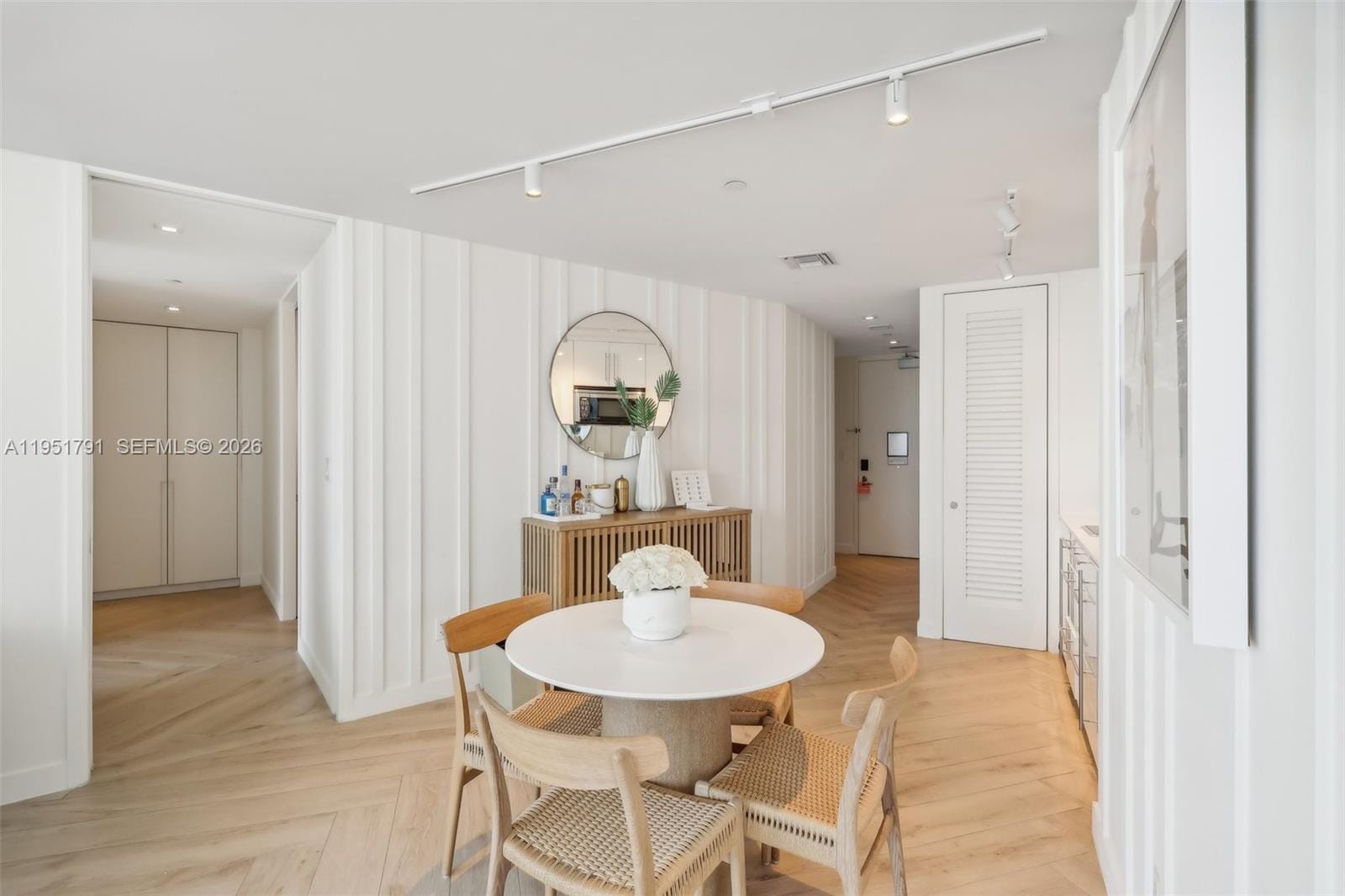 2201 Collins Avenue 1511 — photo 10