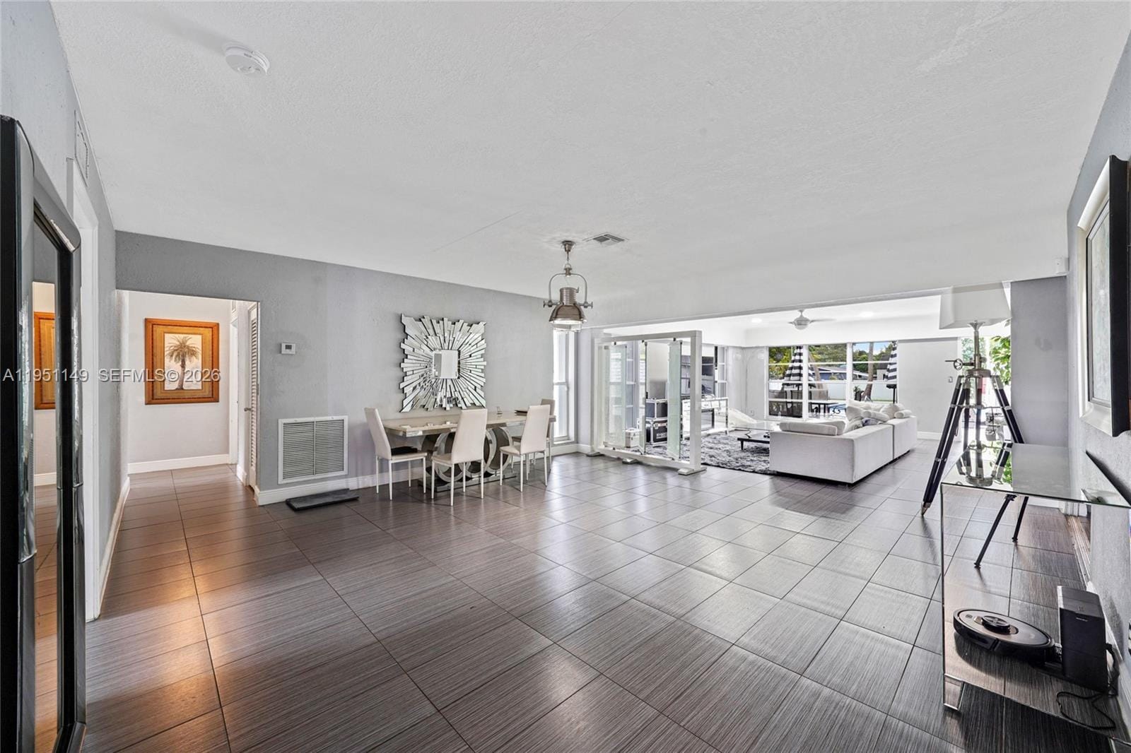 2534 Monroe Street — photo 3