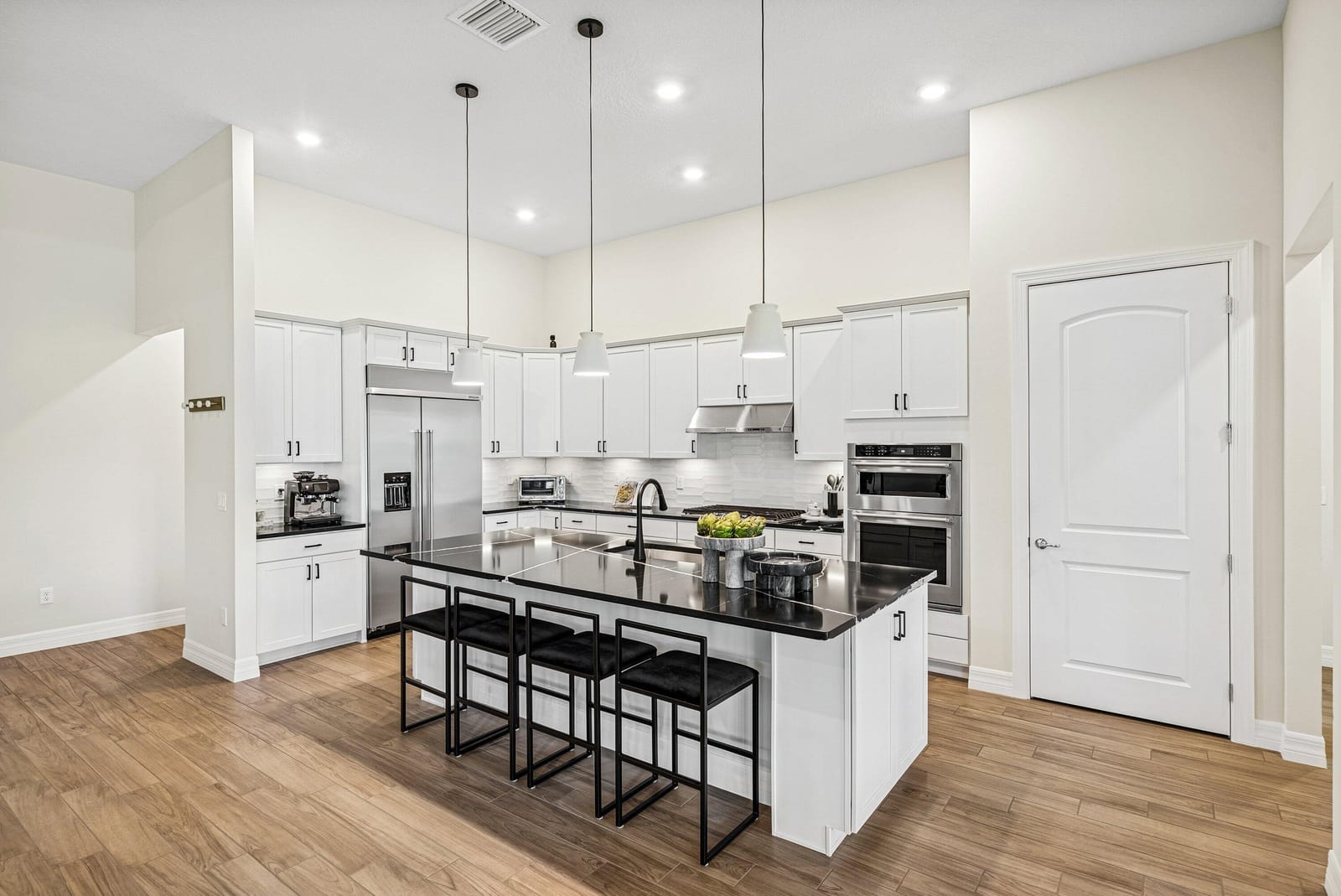 9198 Balsamo Drive — photo 11