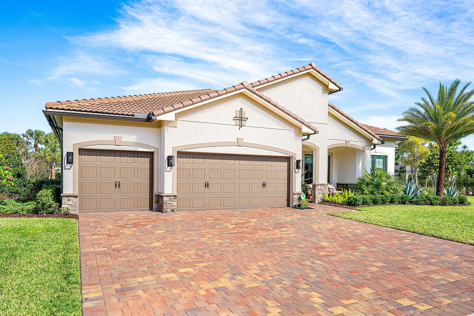 9198 Balsamo Drive — photo 4
