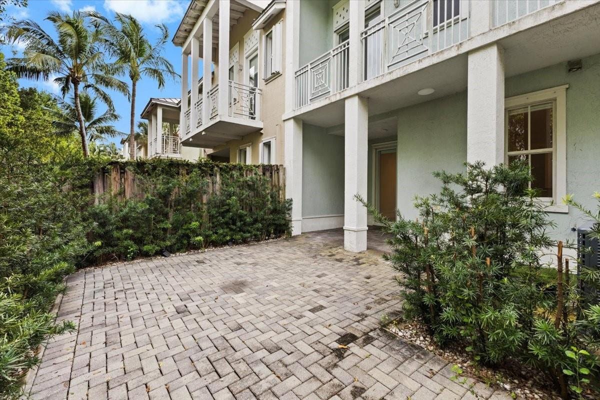 10821 NW 76th Lane 10821 — photo 12