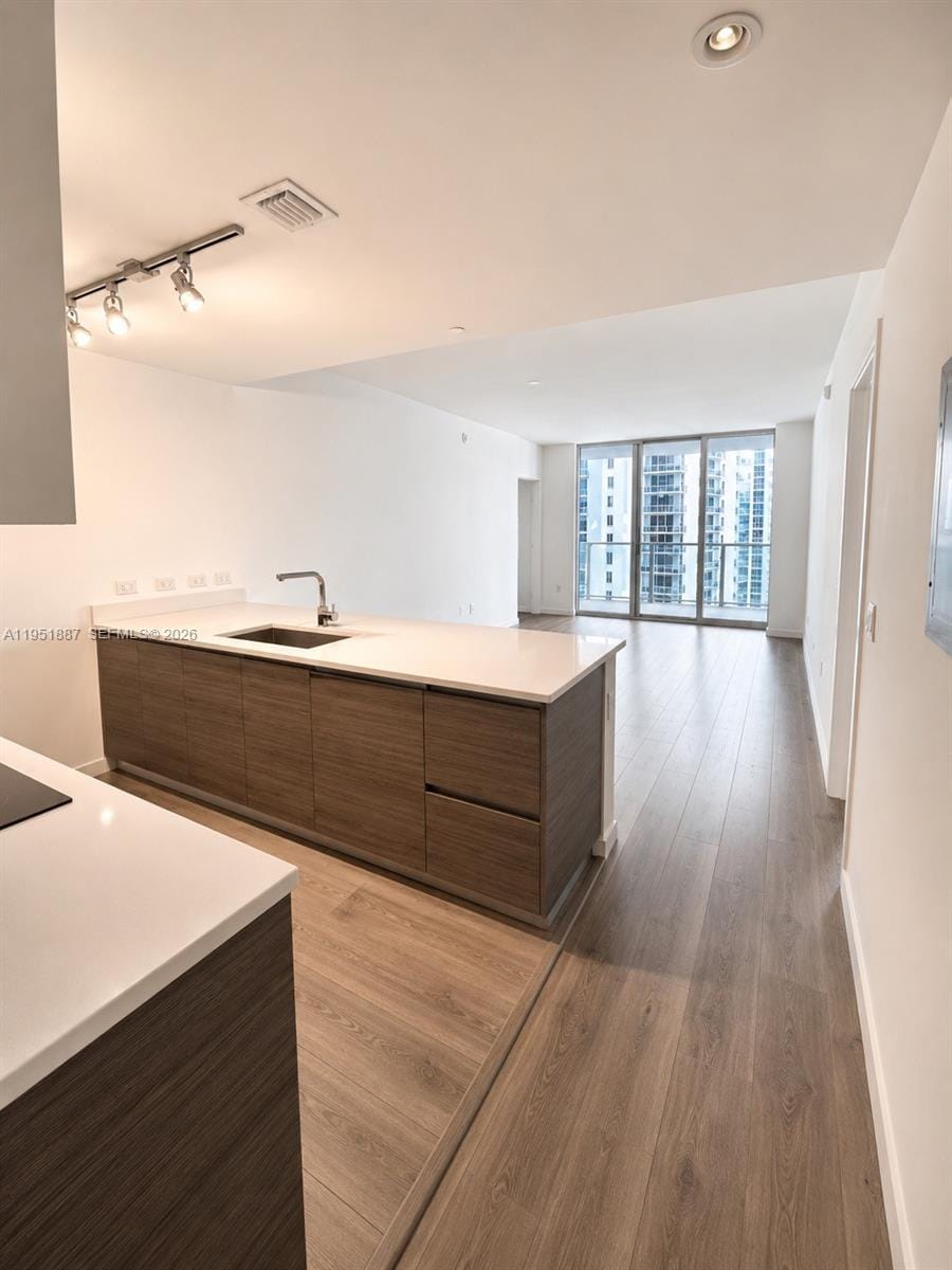 1100 S Miami Avenue 2111 — photo 3