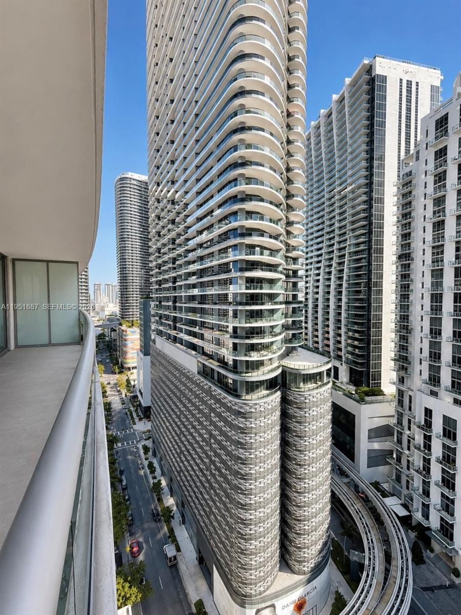 1100 S Miami Avenue 2111 — photo 8