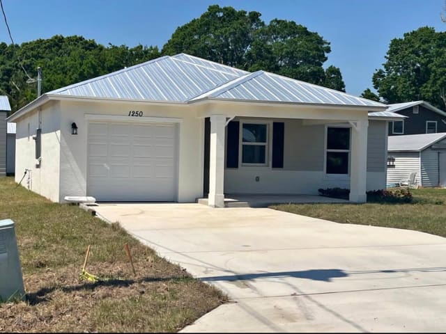 1250 NW Antoch Avenue, Stuart, FL 34994