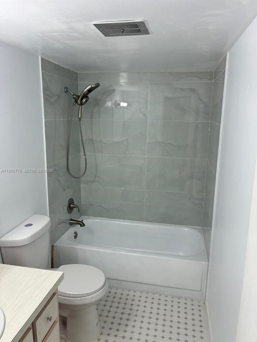 1450 NE 191st Street 205 — photo 8