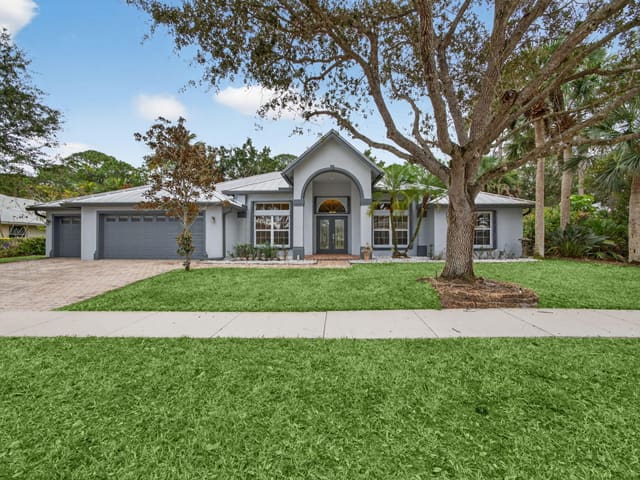 8895 SW Fishermans Wharf Drive, sold in Locks Landing, Stuart, FL