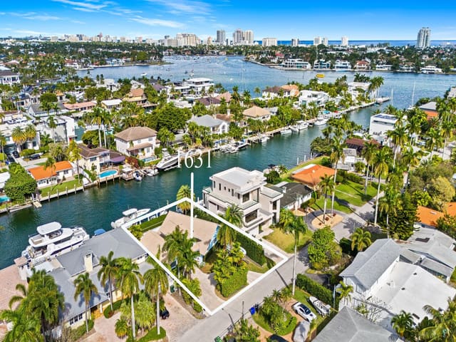 1631 SE 14th Street, sold in Lauderdale Harbors Sec A, Fort Lauderdale, FL
