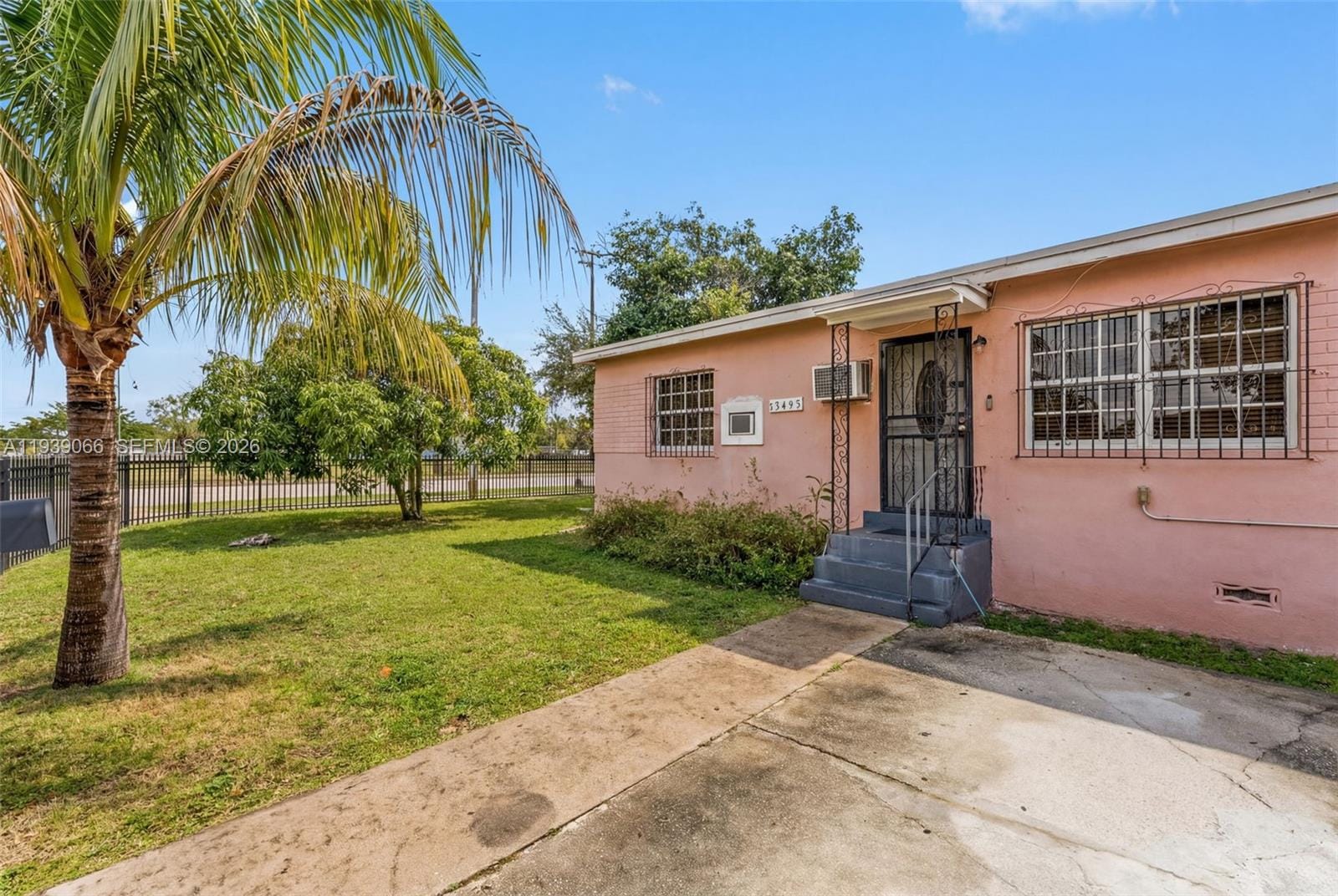 13493 NW 8th Avenue, North Miami, FL 33168 photo 3