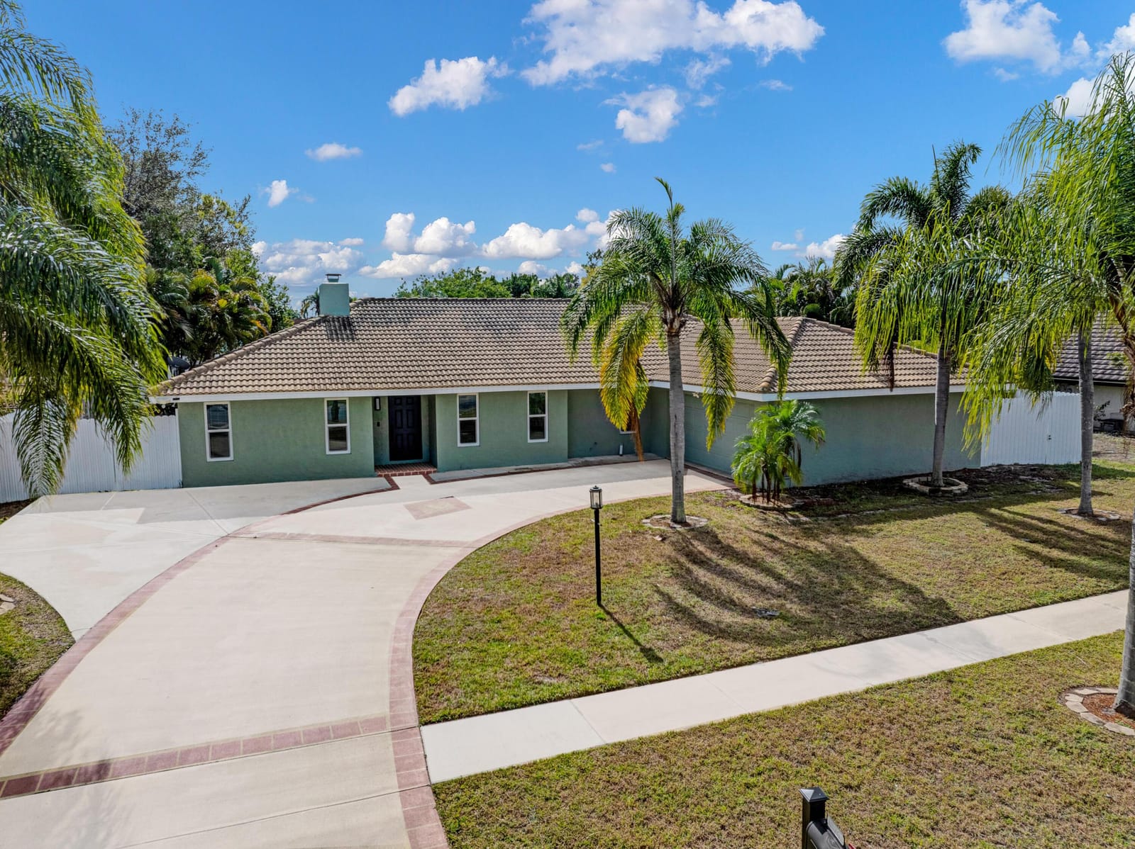1826 SE Greendon Avenue, Port St. Lucie, FL 34953