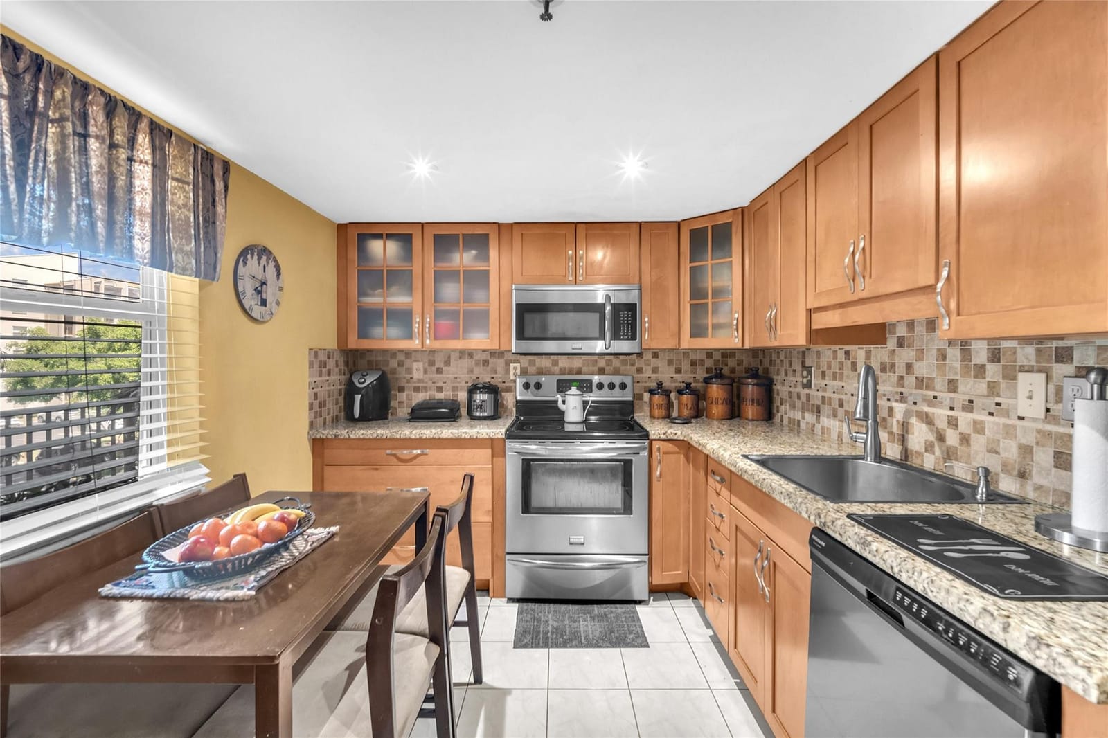 3910 Inverrary Boulevard 308-B — photo 2