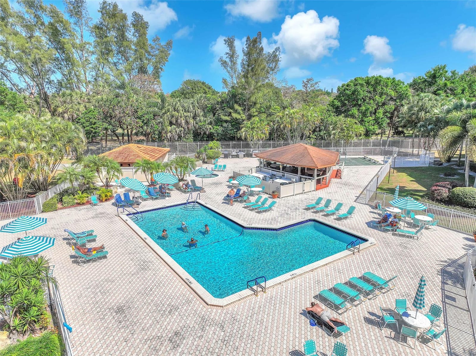 3910 Inverrary Boulevard 308-B — photo 3